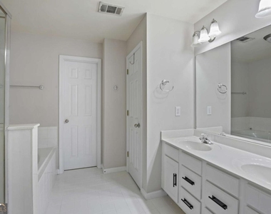 720 Surrey Park Place Se - Photo Thumbnail 15