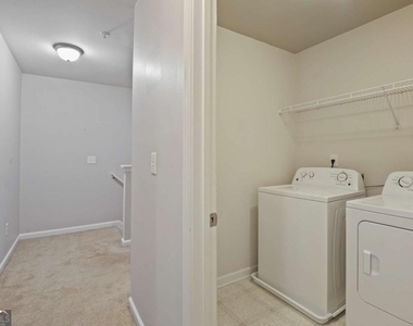 720 Surrey Park Place Se - Photo Thumbnail 22