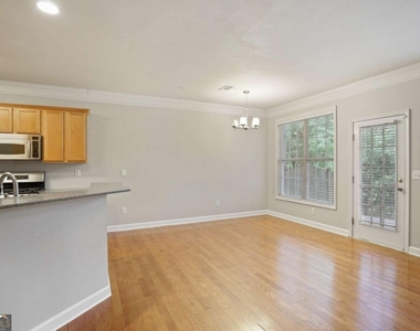 720 Surrey Park Place Se - Photo Thumbnail 6