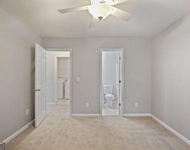 720 Surrey Park Place Se - Photo Thumbnail 20