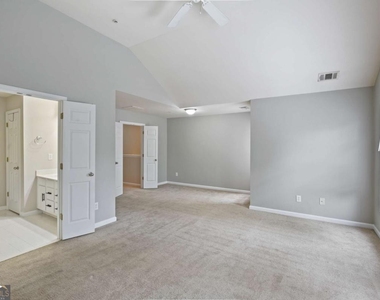 720 Surrey Park Place Se - Photo Thumbnail 14