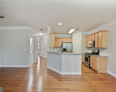 720 Surrey Park Place Se - Photo Thumbnail 11