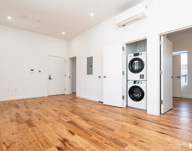 129 Graham Avenue - Photo Thumbnail 3