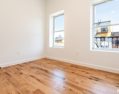 129 Graham Avenue - Photo Thumbnail 15