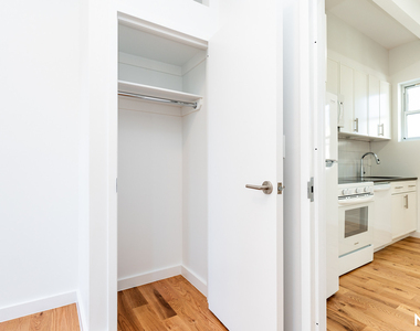 129 Graham Avenue - Photo Thumbnail 5