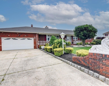 418 Atlantic Avenue - Photo Thumbnail 2