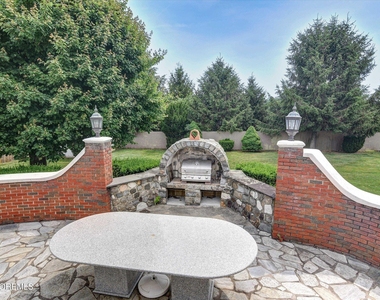 418 Atlantic Avenue - Photo Thumbnail 4