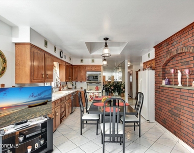 418 Atlantic Avenue - Photo Thumbnail 16