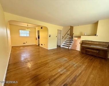 5 Sussex Court - Photo Thumbnail 14
