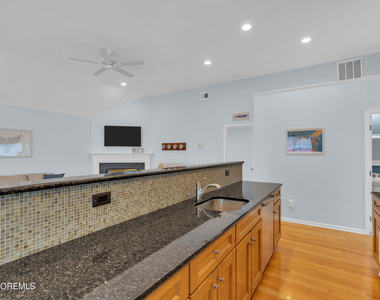 412 Broadway - Photo Thumbnail 13