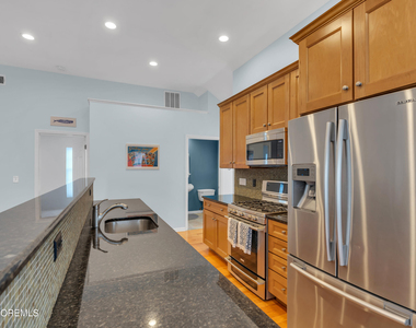 412 Broadway - Photo Thumbnail 17