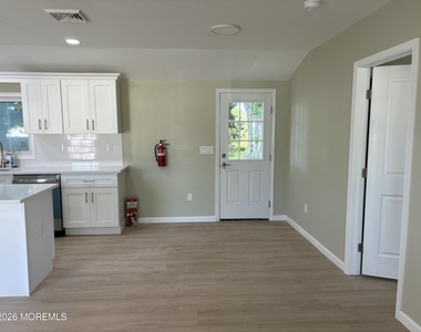14 Skippers Boulevard - Photo Thumbnail 2