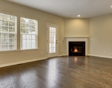 146 Waypoint Drive - Photo Thumbnail 4