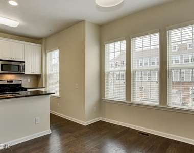 146 Waypoint Drive - Photo Thumbnail 8