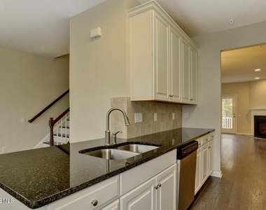 146 Waypoint Drive - Photo Thumbnail 11