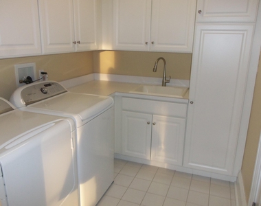 1021 Oval Road - Photo Thumbnail 16