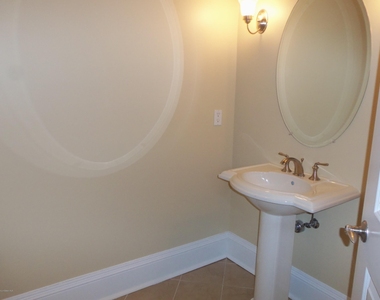 1021 Oval Road - Photo Thumbnail 15