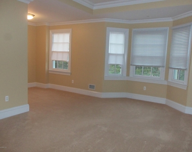1021 Oval Road - Photo Thumbnail 10
