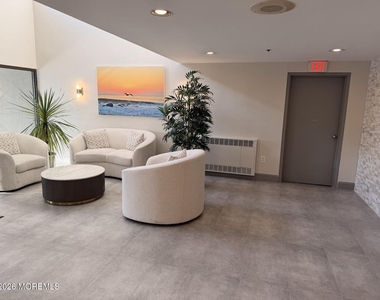 525 Ocean Boulevard - Photo Thumbnail 2
