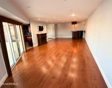 525 Ocean Boulevard - Photo Thumbnail 4
