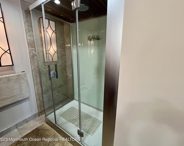 525 Ocean Boulevard - Photo Thumbnail 13