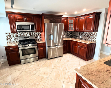 525 Ocean Boulevard - Photo Thumbnail 7