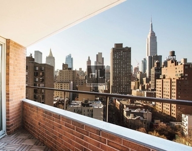 2nd Avenue - Photo Thumbnail 5
