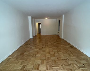 East 55 Street - Photo Thumbnail 1