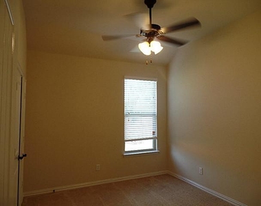 1304 Poplar - Photo Thumbnail 6