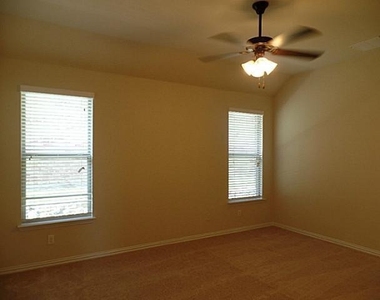 1304 Poplar - Photo Thumbnail 5