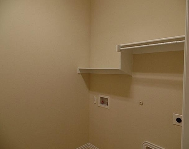 1304 Poplar - Photo Thumbnail 13