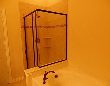 1304 Poplar - Photo Thumbnail 8