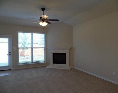 1304 Poplar - Photo Thumbnail 4