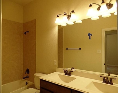 1304 Poplar - Photo Thumbnail 7