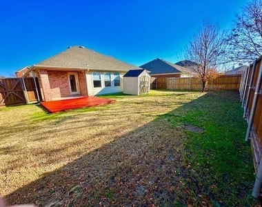 4411 Blackberry Road - Photo Thumbnail 11