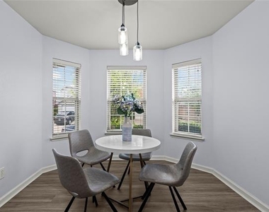 3028 Casa Bella Drive - Photo Thumbnail 7