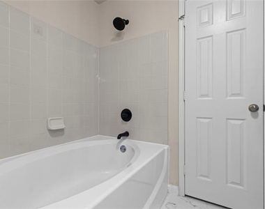 3028 Casa Bella Drive - Photo Thumbnail 18