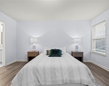 3028 Casa Bella Drive - Photo Thumbnail 15