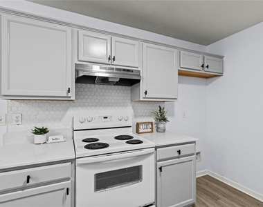 3028 Casa Bella Drive - Photo Thumbnail 6