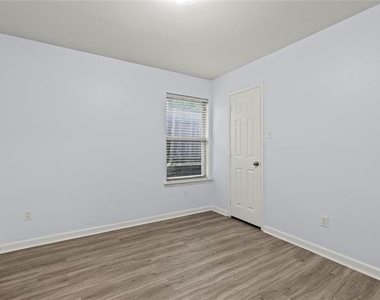 3028 Casa Bella Drive - Photo Thumbnail 20