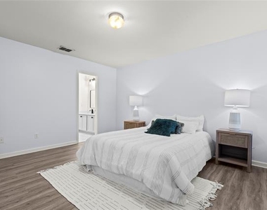 3028 Casa Bella Drive - Photo Thumbnail 16