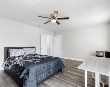 5702 Ellsworth Avenue - Photo Thumbnail 13