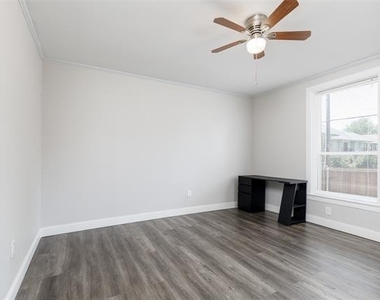 5702 Ellsworth Avenue - Photo Thumbnail 15