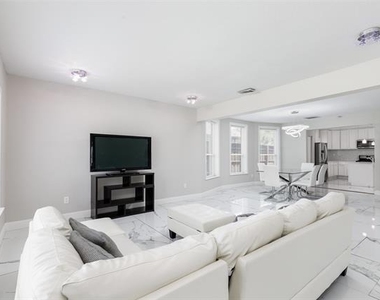 5702 Ellsworth Avenue - Photo Thumbnail 6