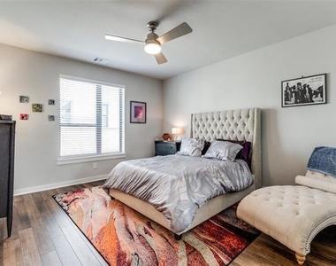 2220 Rook Drive - Photo Thumbnail 7