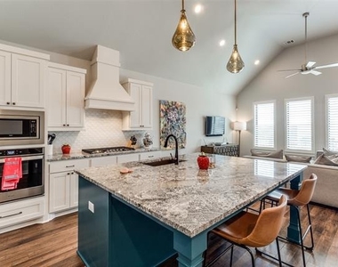2220 Rook Drive - Photo Thumbnail 5