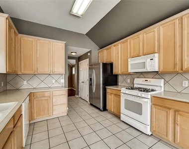 3209 Bloomfield Trail - Photo Thumbnail 7