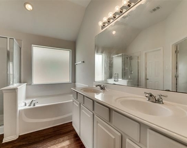3209 Bloomfield Trail - Photo Thumbnail 18