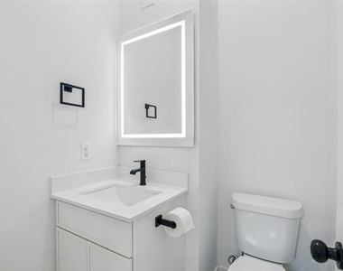 430 E 8th - Photo Thumbnail 13