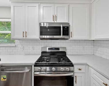 3513 Sheridon Drive - Photo Thumbnail 14